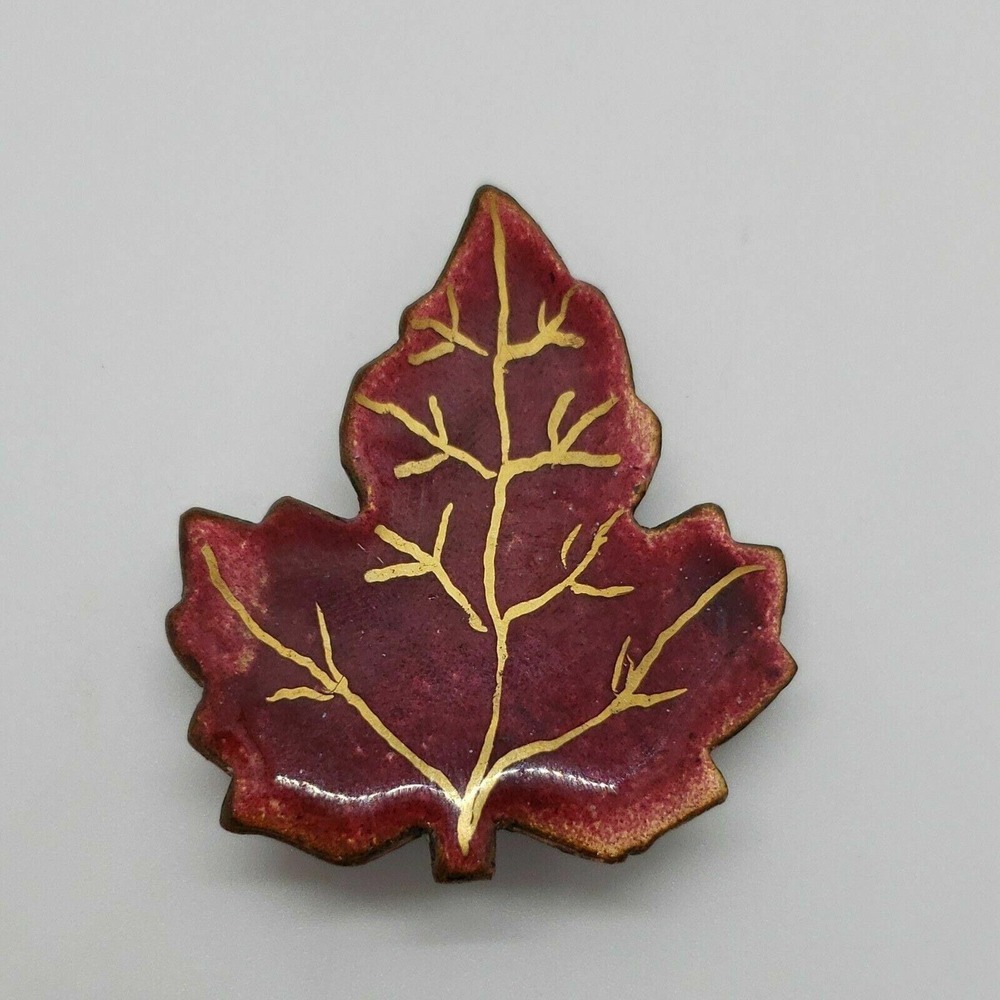Vintage artist signed & painted enamel‎ over copper Autumn Fall Leaf brooch pin